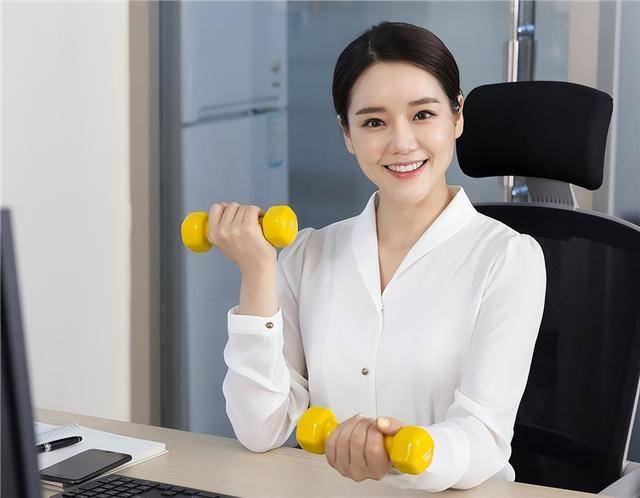 從“她困境”到“她優勢”，八子補腎抗衰如何為女性企業家續航？