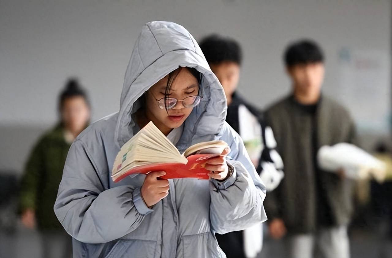 原創“考研熱”顯著退潮，2026考研報名343萬人，考研人數被考公反超