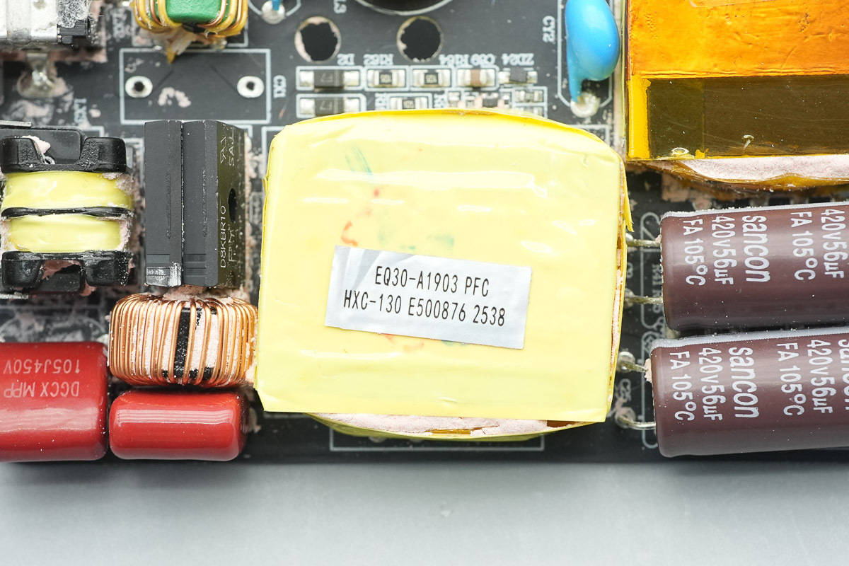 支援APP跨端查詢一鍵管理，安克Prime 150W充電底座拆解