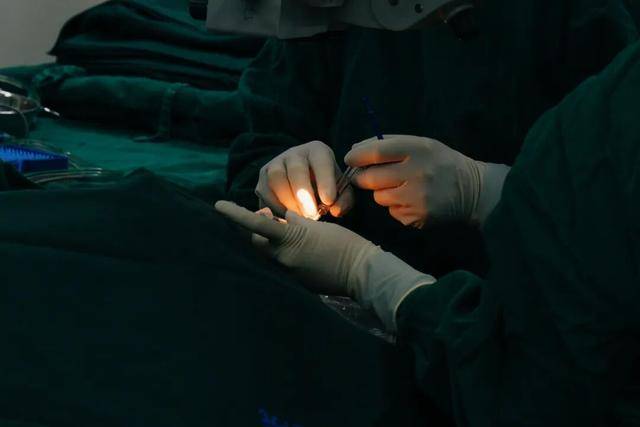 西安市長安區醫院眼科團隊成功救治一例急危重青光眼患者