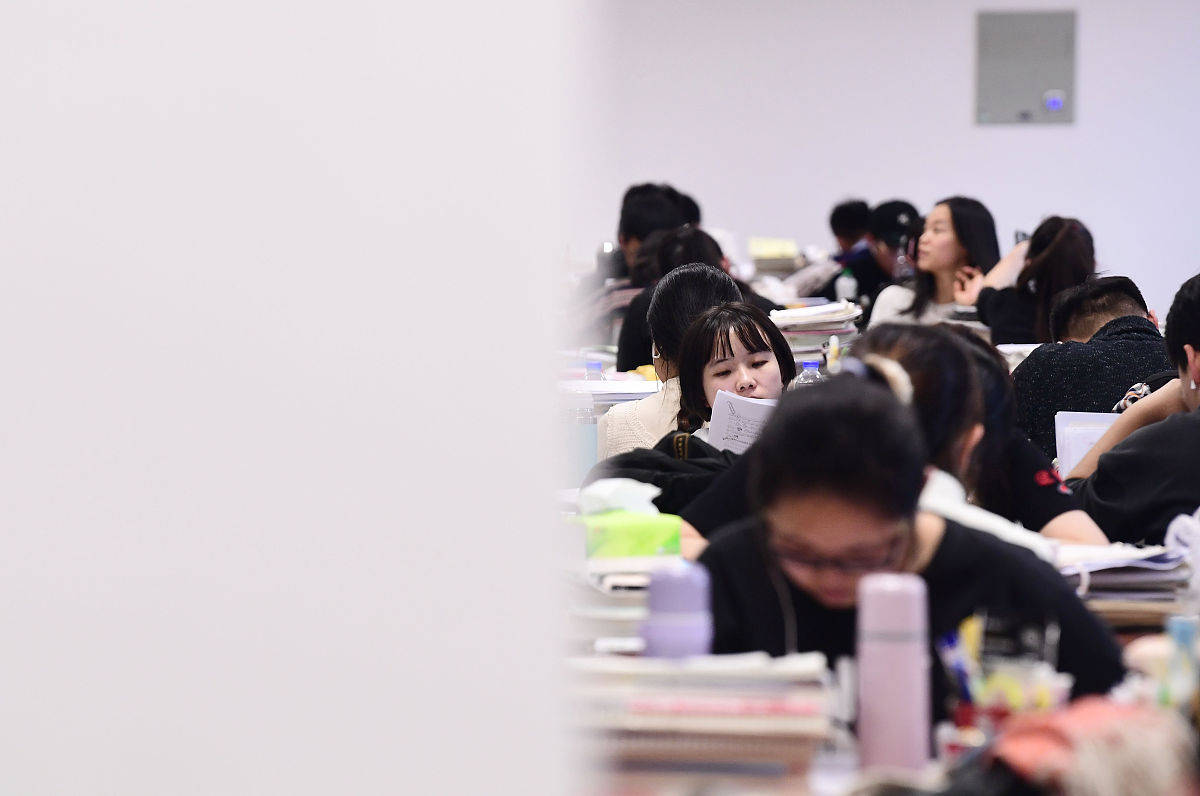 原創高考生注意，這些專業考不考研差距真的很大！