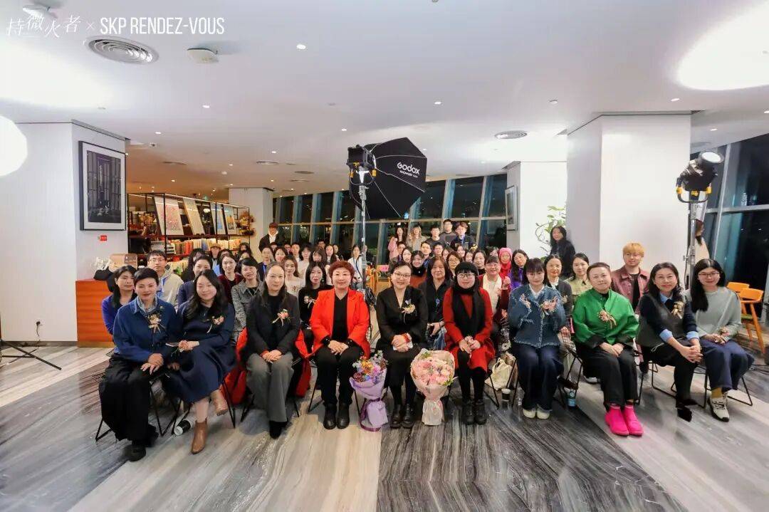 心中有愛，手中有光：“持微火者”女性文學好書榜2025年度十大好書頒獎