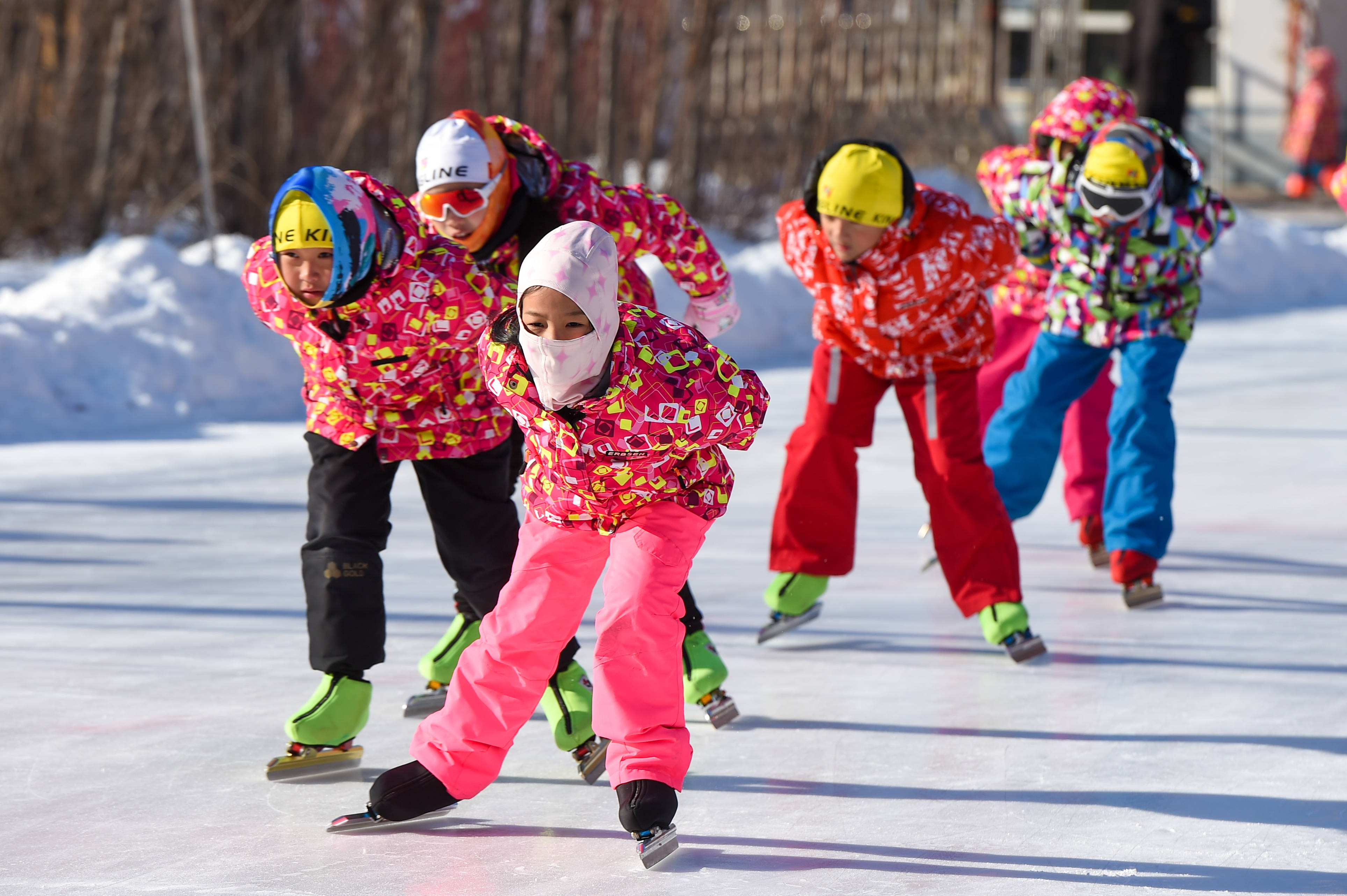 小學教師齊兵和她的“紅色騎兵”速滑隊