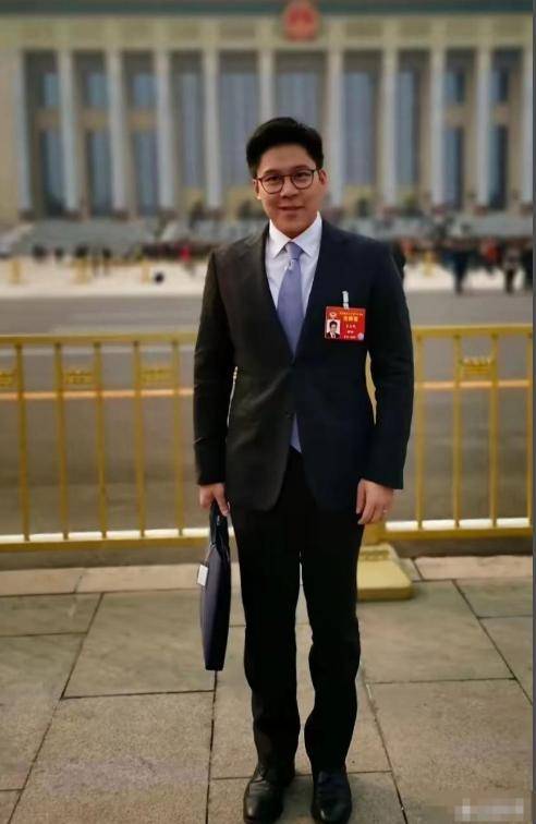 原創霍啟剛房產資訊暗含深意，霍震霆能為賭王家站臺，卻不讓他沾邊