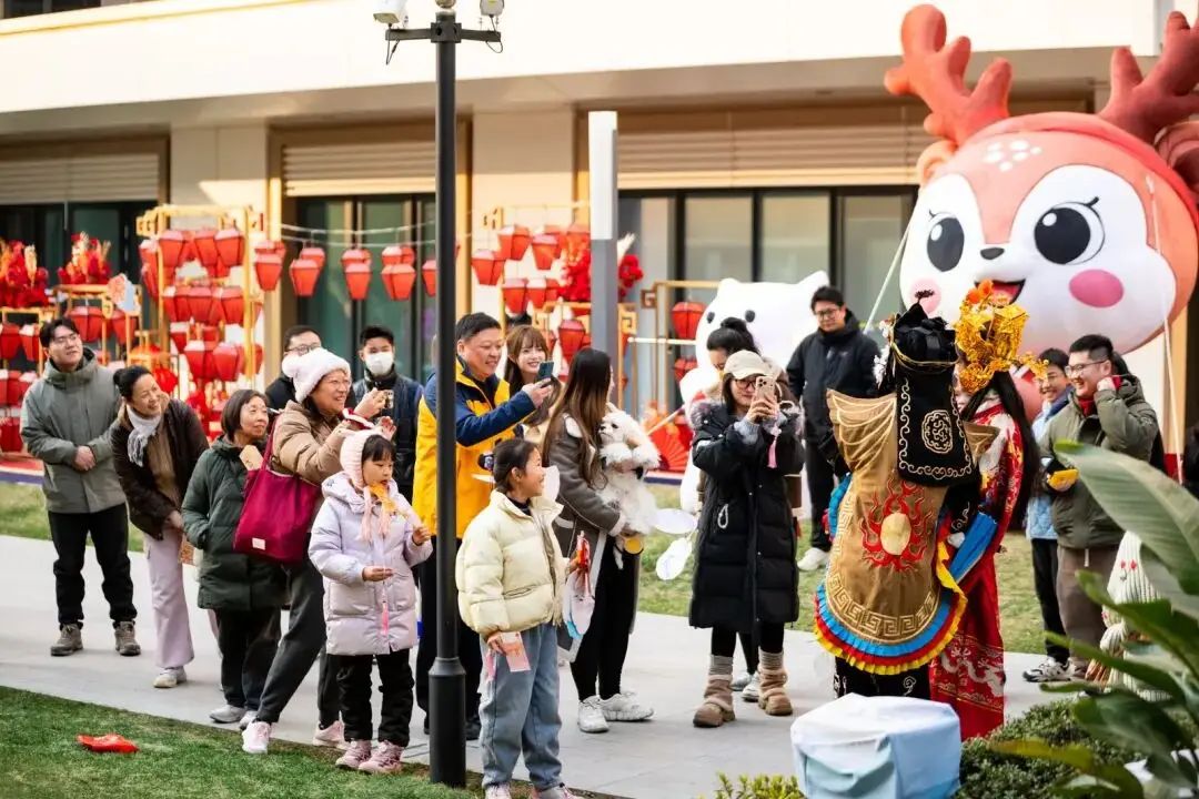 租賃房社羣別樣年貨節暖心啟幕→