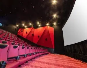 7部影片定檔春節期間 影視院線概念逆勢大漲，橫店影視6天5板