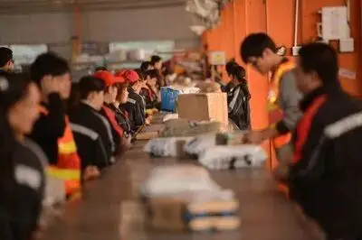 多家快遞發公告：春節期間“不打烊”，收取資源調節費