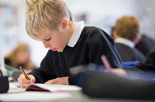 原創好的教育，父母會一邊示弱，一邊提供情緒價值