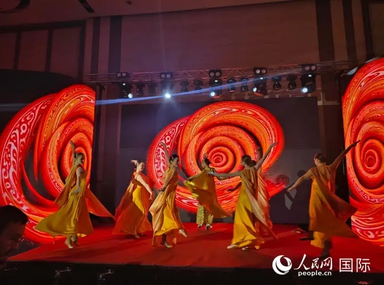 “金駒賀歲 四海迎春”新春美食嘉年華在阿斯塔納舉行