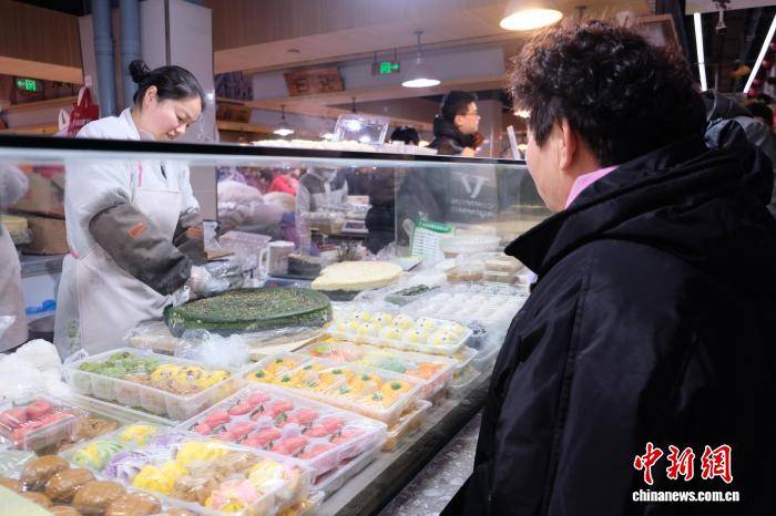 （新春見聞）浙江象山：菜場年味濃 漁家美食迎搶購熱潮