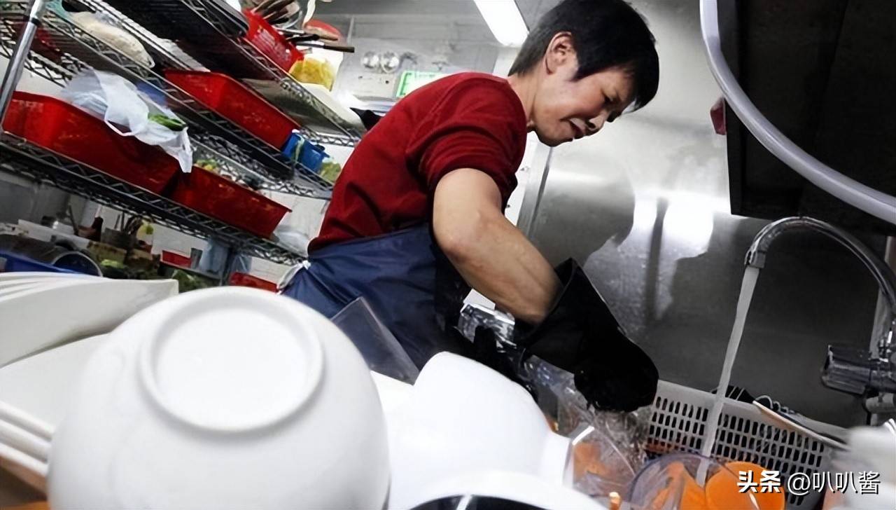 原創為奔赴臆想的美國天堂，不惜變賣房產的丁建強，如今還好嗎？