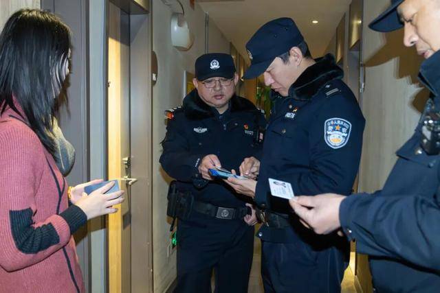 豐臺警方開展夜間集中清查，築牢節後租房安全防線