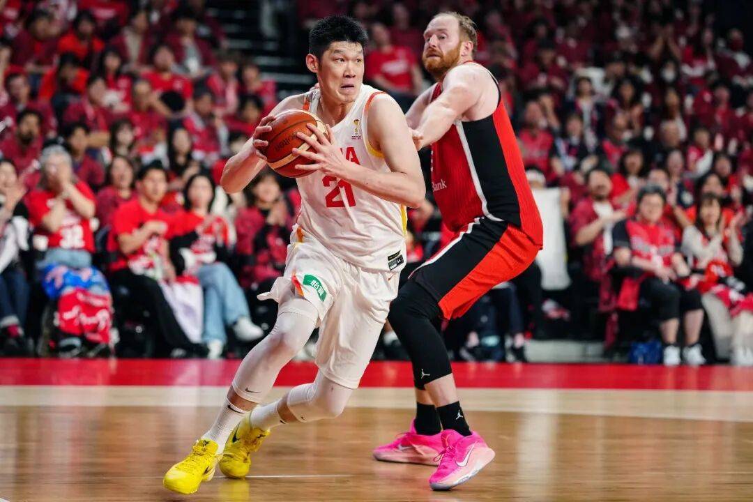 這一夜，李弘權哭了，多少中國男籃的球迷也哭了