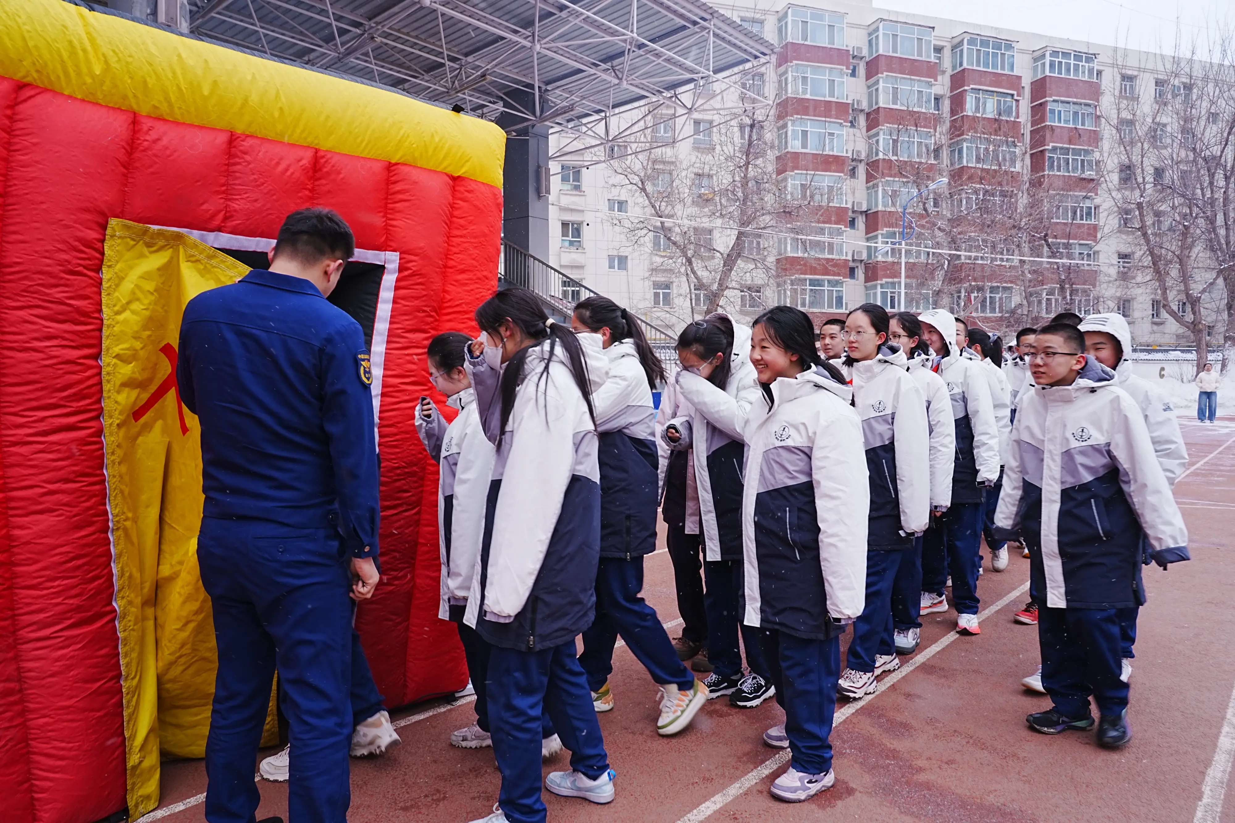 原創安全護航開學季：應急科普走進烏魯木齊市第一中學