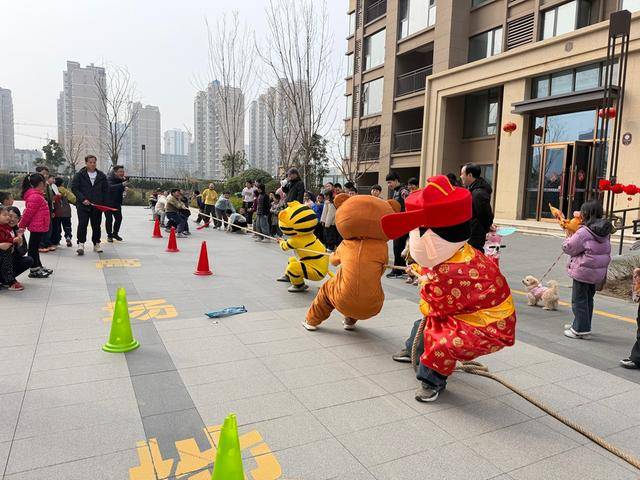 鄭州這所小學將開學前的收心會開在了社羣裡……