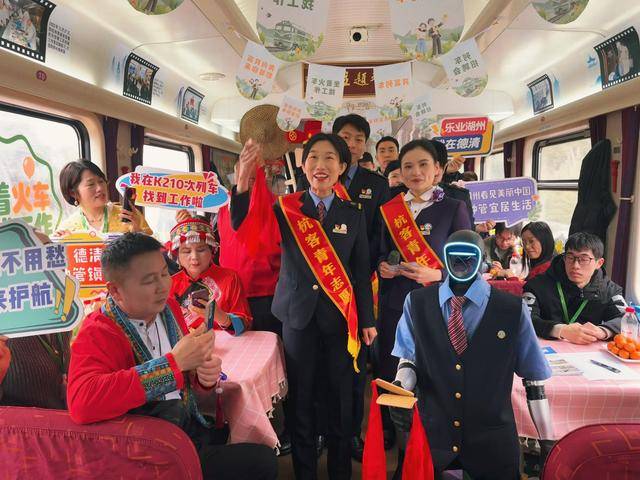 開向春天的“招聘列車”