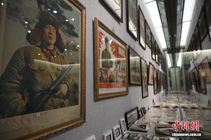 學雷鋒紀念日：約3000件雷鋒主題收藏亮相內蒙古美術館