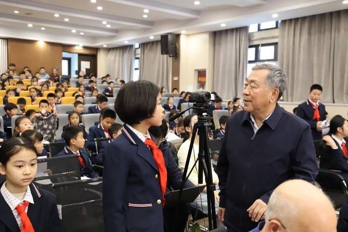 燕山小學迎來生動“開學第一課”