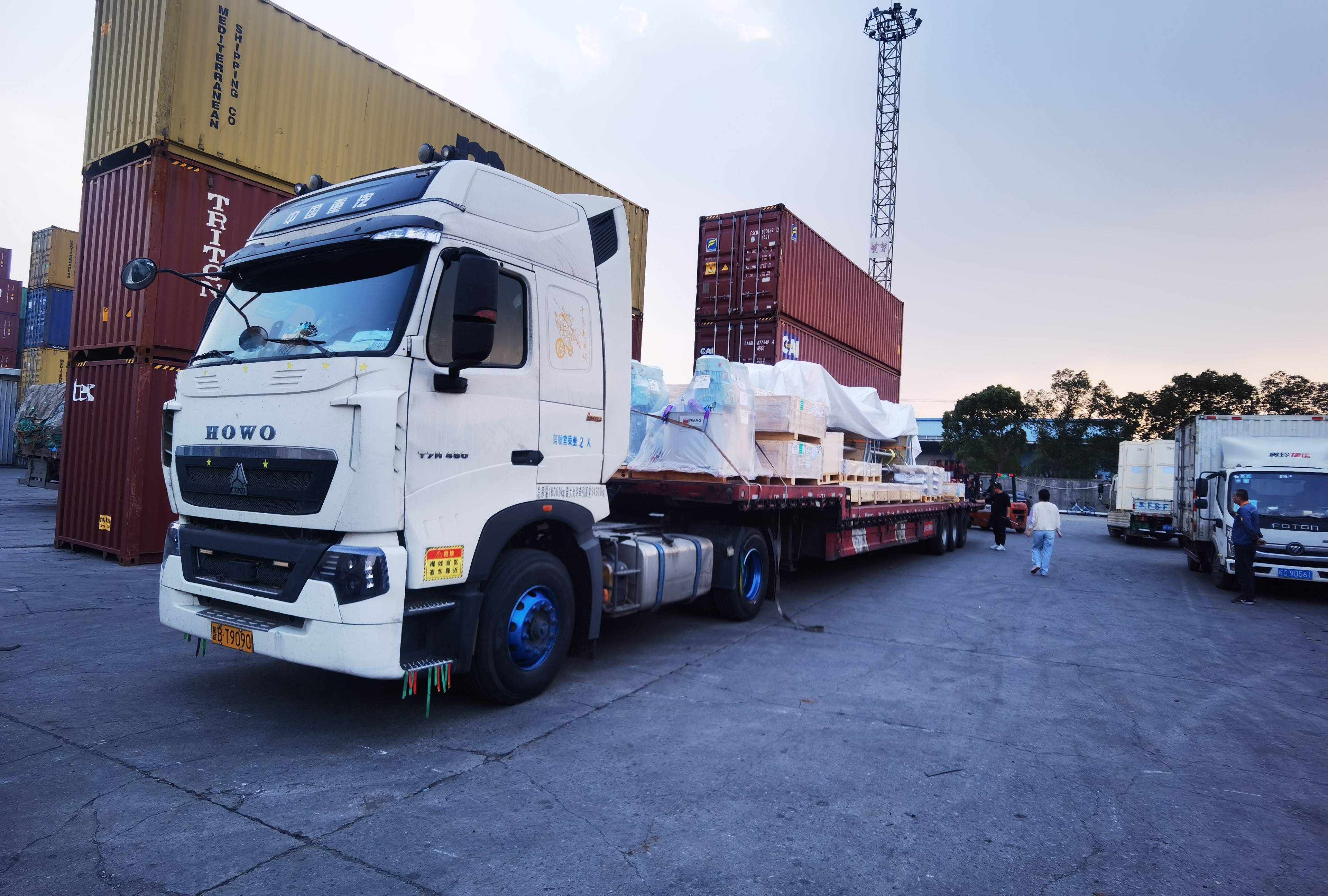 從河內工廠到上海車間：一站式進口二手裝置物流解決方案