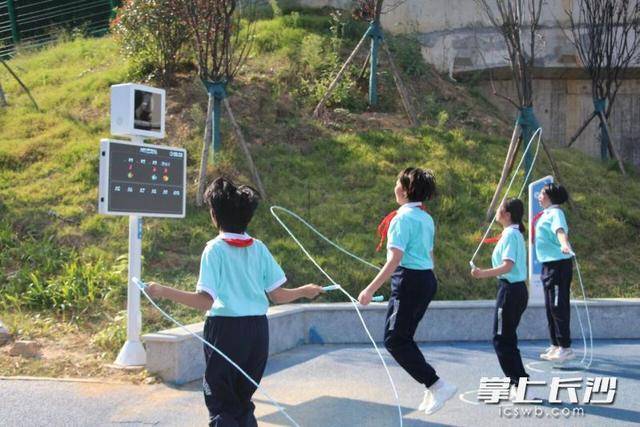 原創郡谷中學揭牌專項研究點，深耕身心健康教育