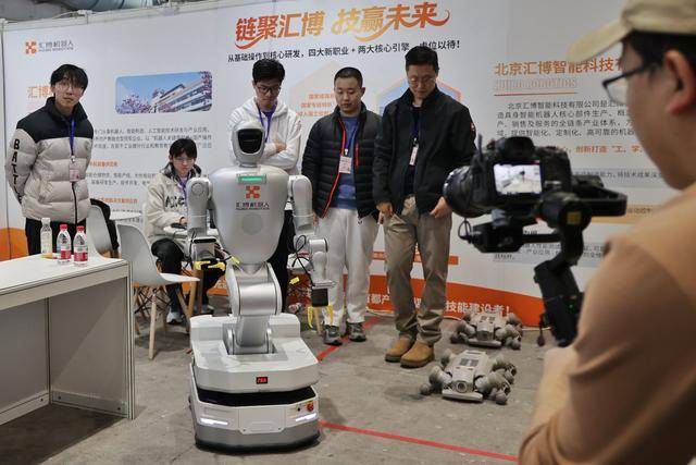 1萬多人參加節後首場大型招聘會，七成崗位屬於“高新技術”