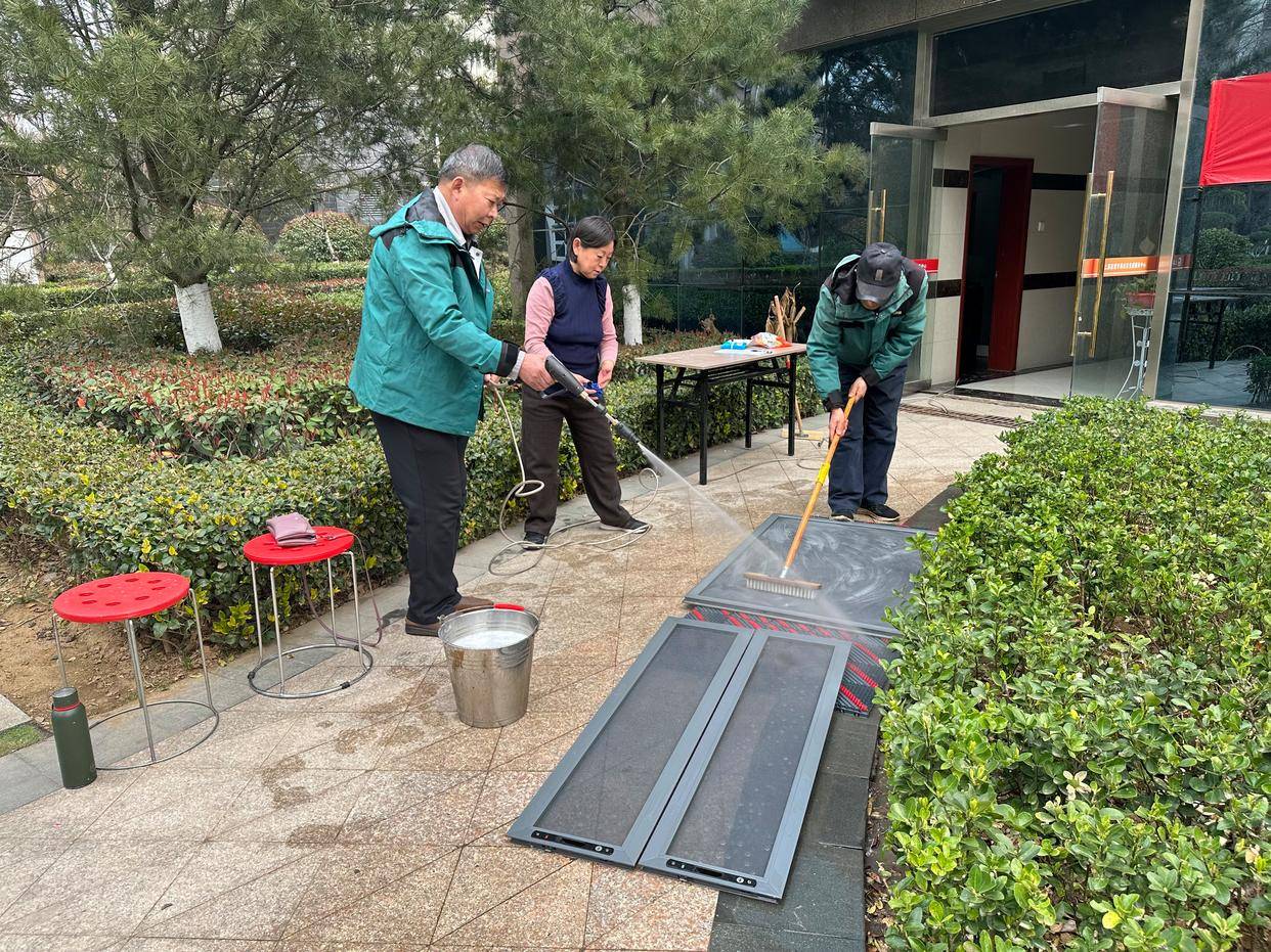 原創泰山區學苑社羣深化“窗簾之約”行動 把清潔暖心服務送到居民“家門口”