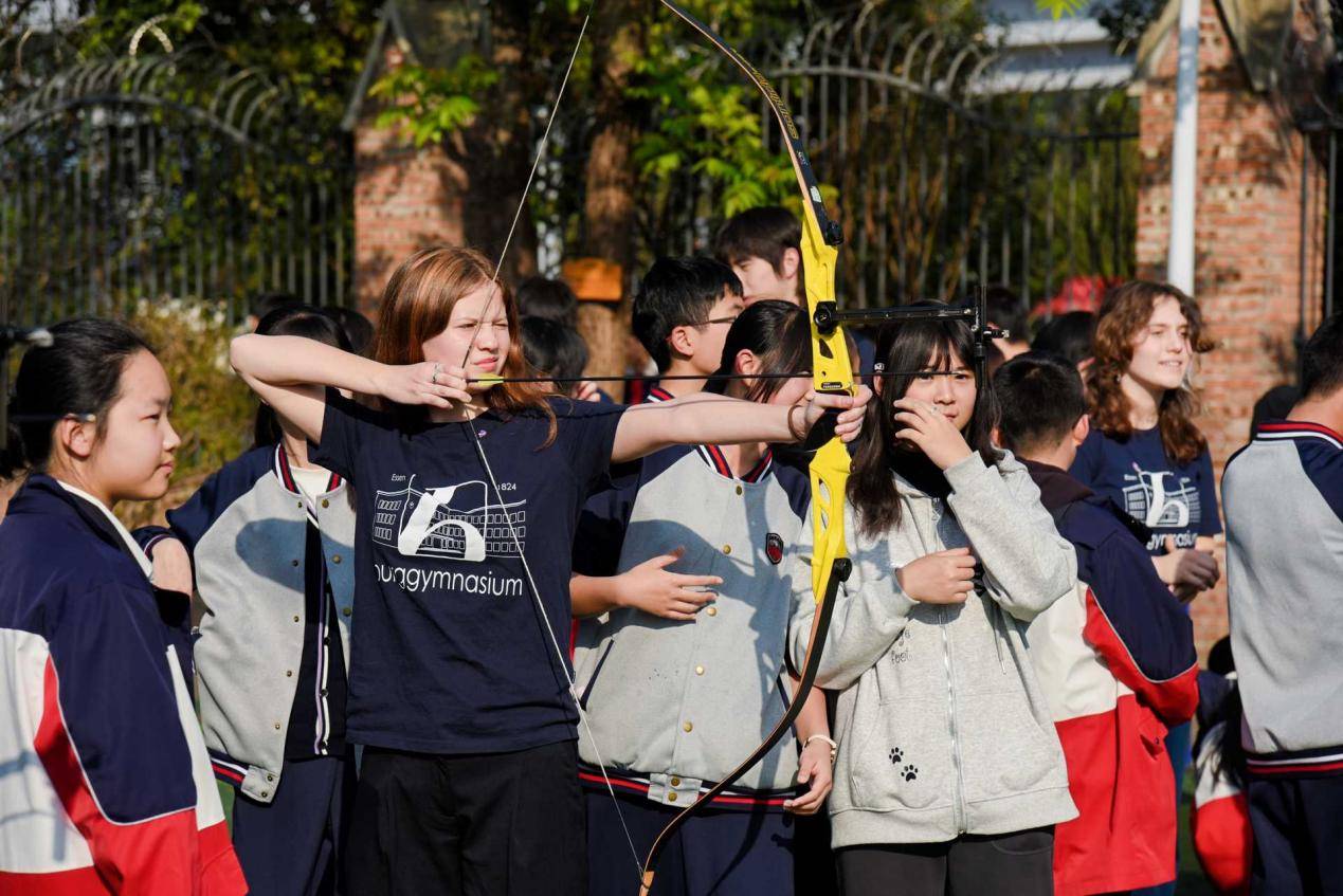 萬里之約！德國最古老中學打卡新川外國語