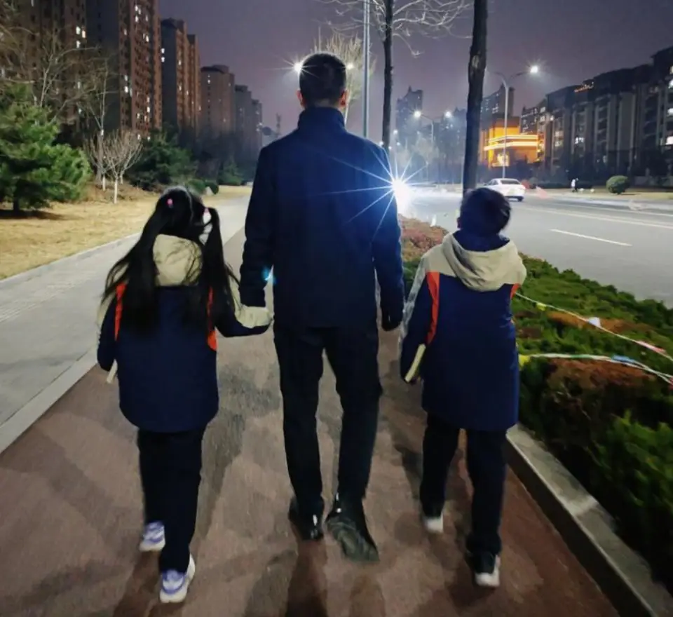 原創AI時代：為啥現在的教育還要拼“爹媽”，芬蘭教育也不例外？