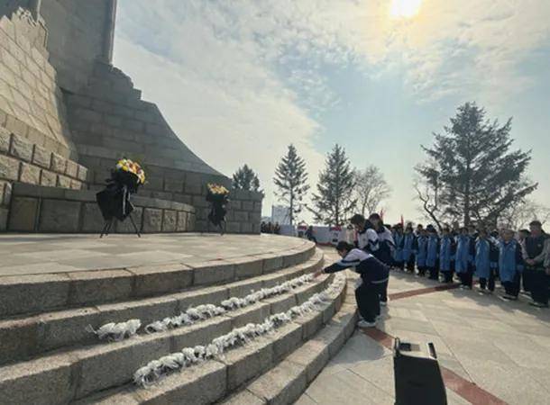 緬懷先烈志 薪火永相傳——江城多校開展清明緬懷先烈主題教育活動