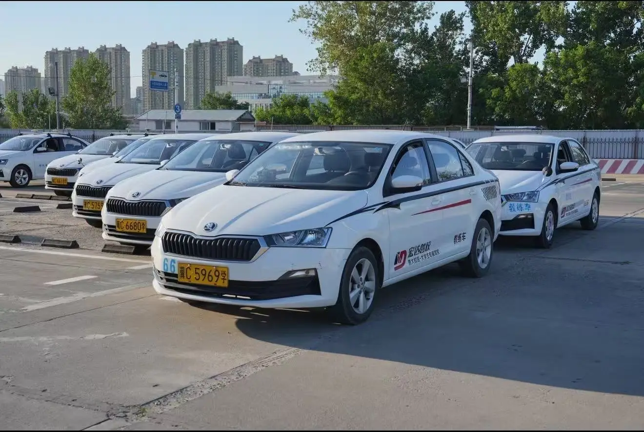 想找自有考場駕校？秦皇島宏達駕校是優選