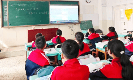 哈市香坊區圖書館116中學分館“有聲閱讀，認識自然”特色閱讀課正式開課