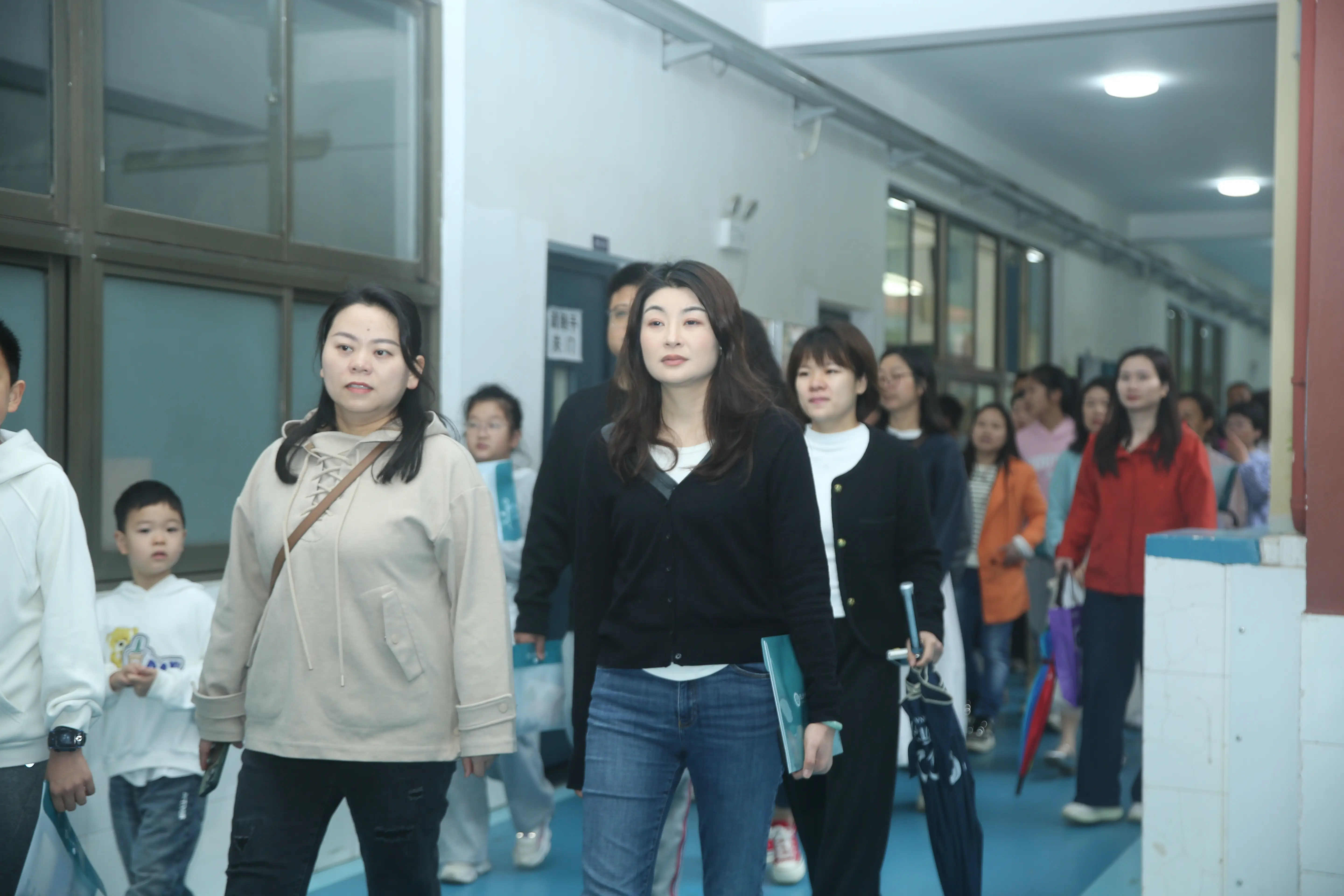 華益中學校園開放日，迎來近1000組準初中生家庭