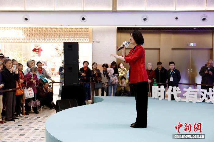 上海白玉蘭戲劇表演藝術獎戲劇嘉年華快閃演出亮相新天地東臺裡