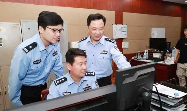 原創2017年，安徽一女會計貪汙1158萬，給男主播刷百萬鑽石