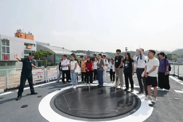 駐香港部隊組織香港青少年愛國主義和國防教育軍事體驗營活動