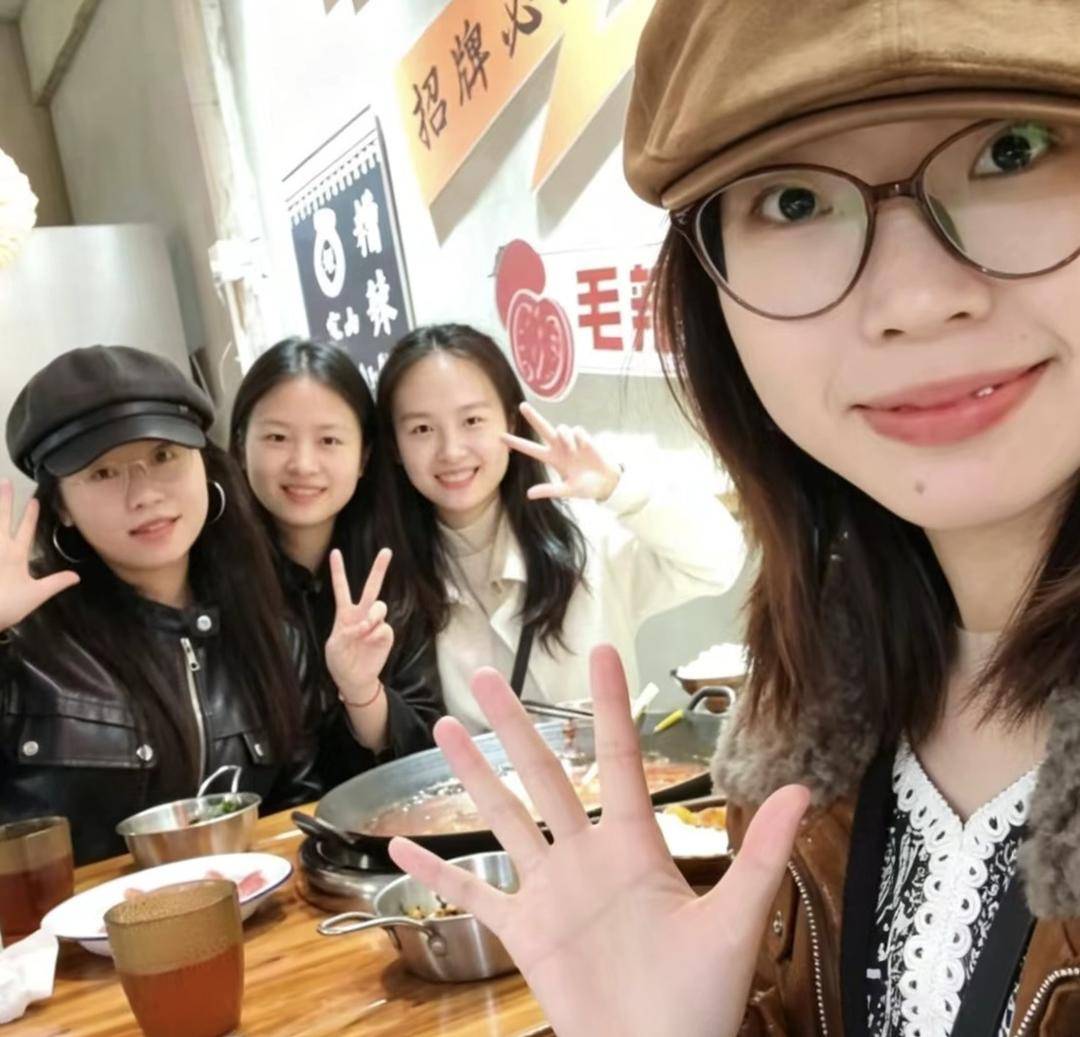 白天實習晚上備考 川北醫學院三間“神仙寢室”12人全部考研成功