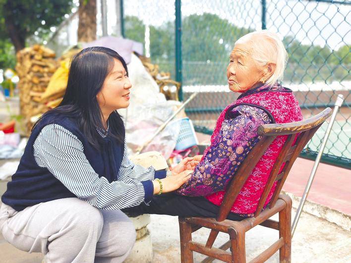 她帶領移民村再度“舍小家為國家”