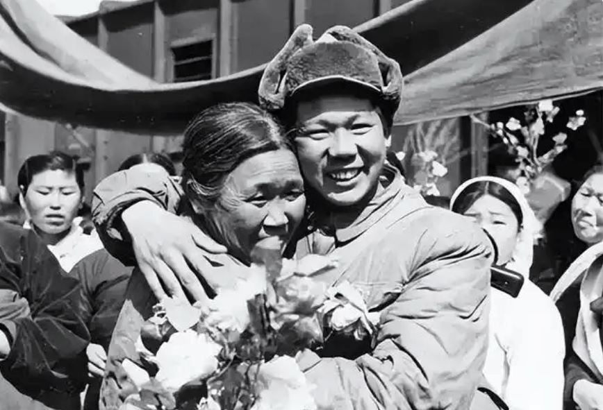 原創抗美援朝時期，朝鮮後方女性眾多，志願軍鐵律：不得有越軌言行