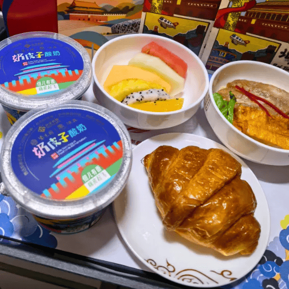 暑運服務再升級，萬米高空邂逅京味美食