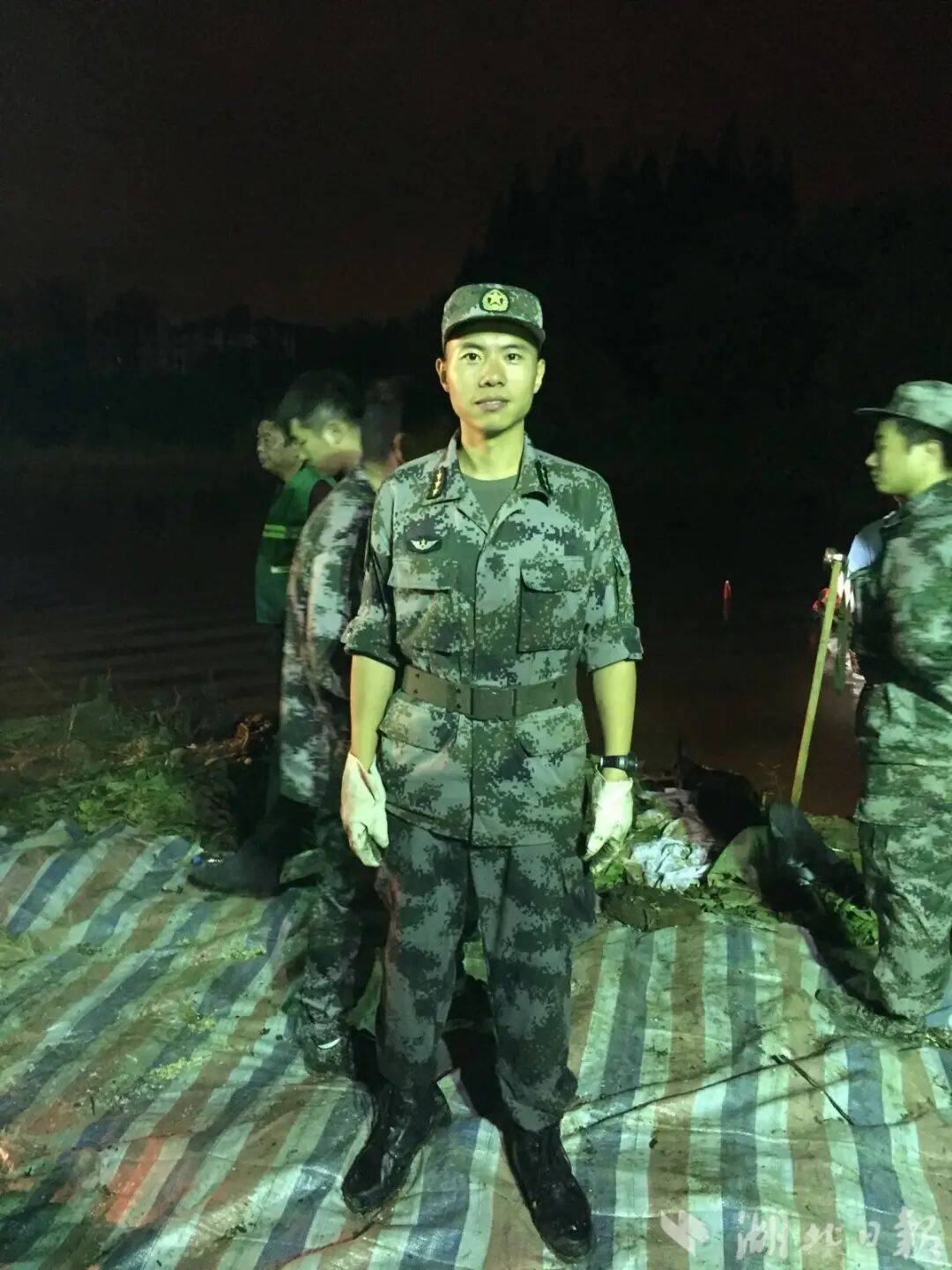 凌晨5點，武漢一女研究生突然收到警方發來的訊息……