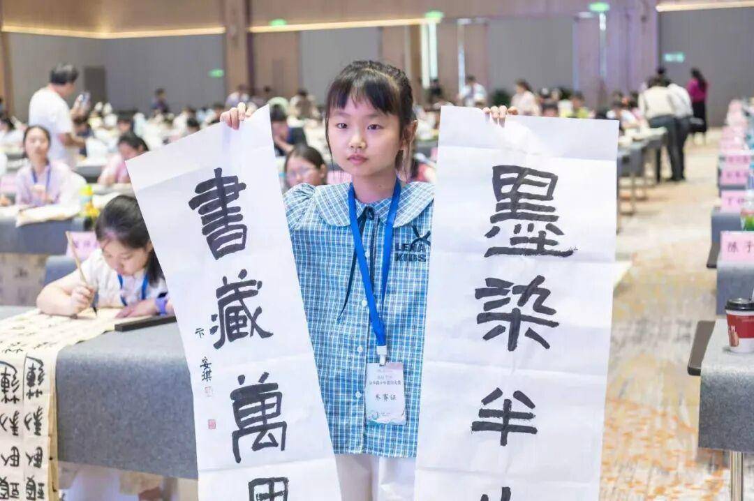 “草房子杯”鹽城青少年書法大賽複賽在大縱湖景區成功舉辦！