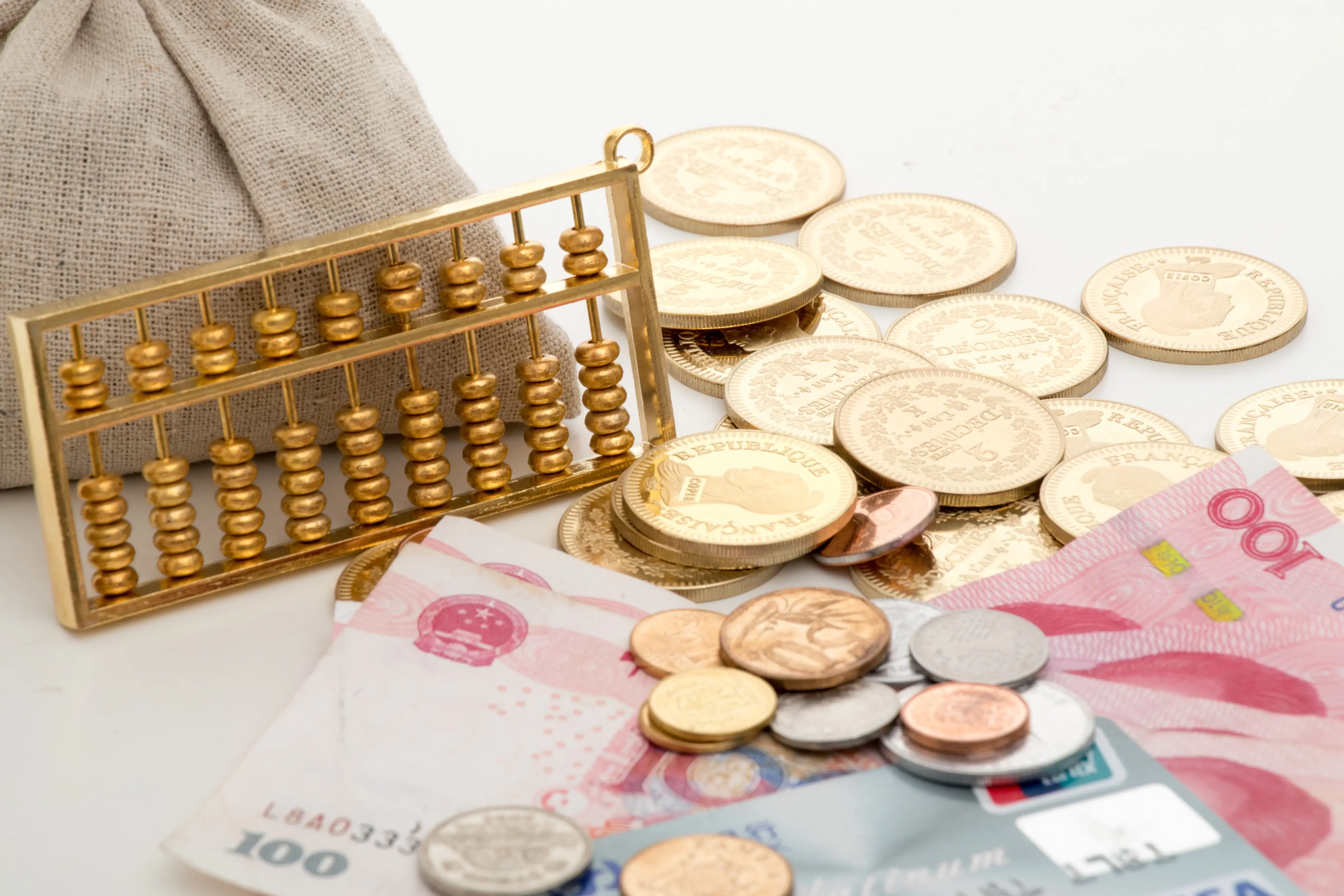 原創幸福消金CIO、董秘獲批背後：淨利跌回四年前，超7億個人不良貸擺上“貨架”