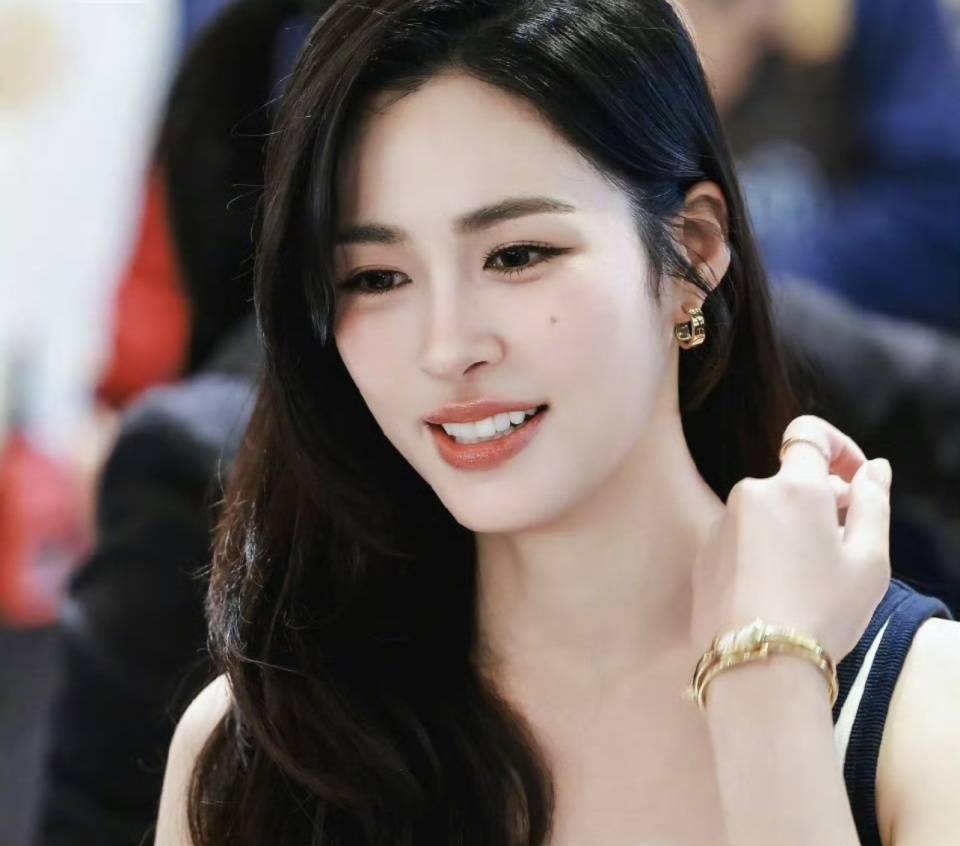 原創鄺玲玲全球最美女性第一名，迪麗熱巴、Lisa亦躋身top10
