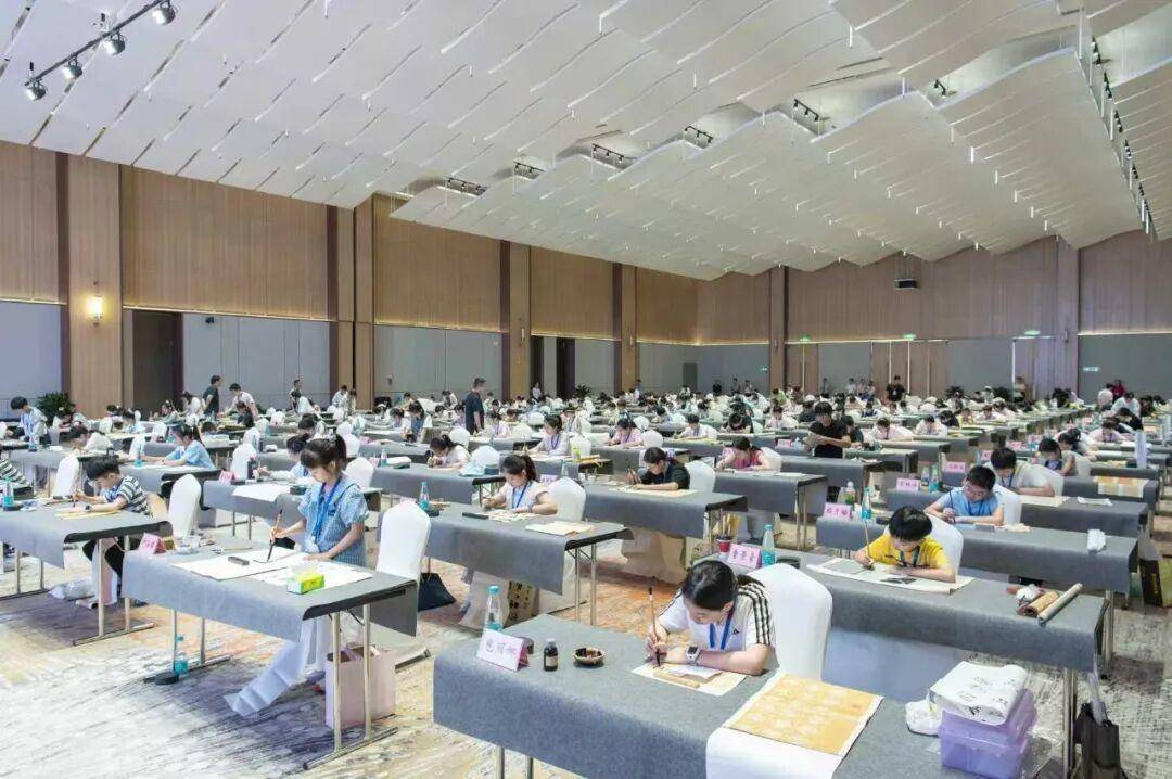 “草房子杯”鹽城青少年書法大賽複賽在大縱湖景區成功舉辦！