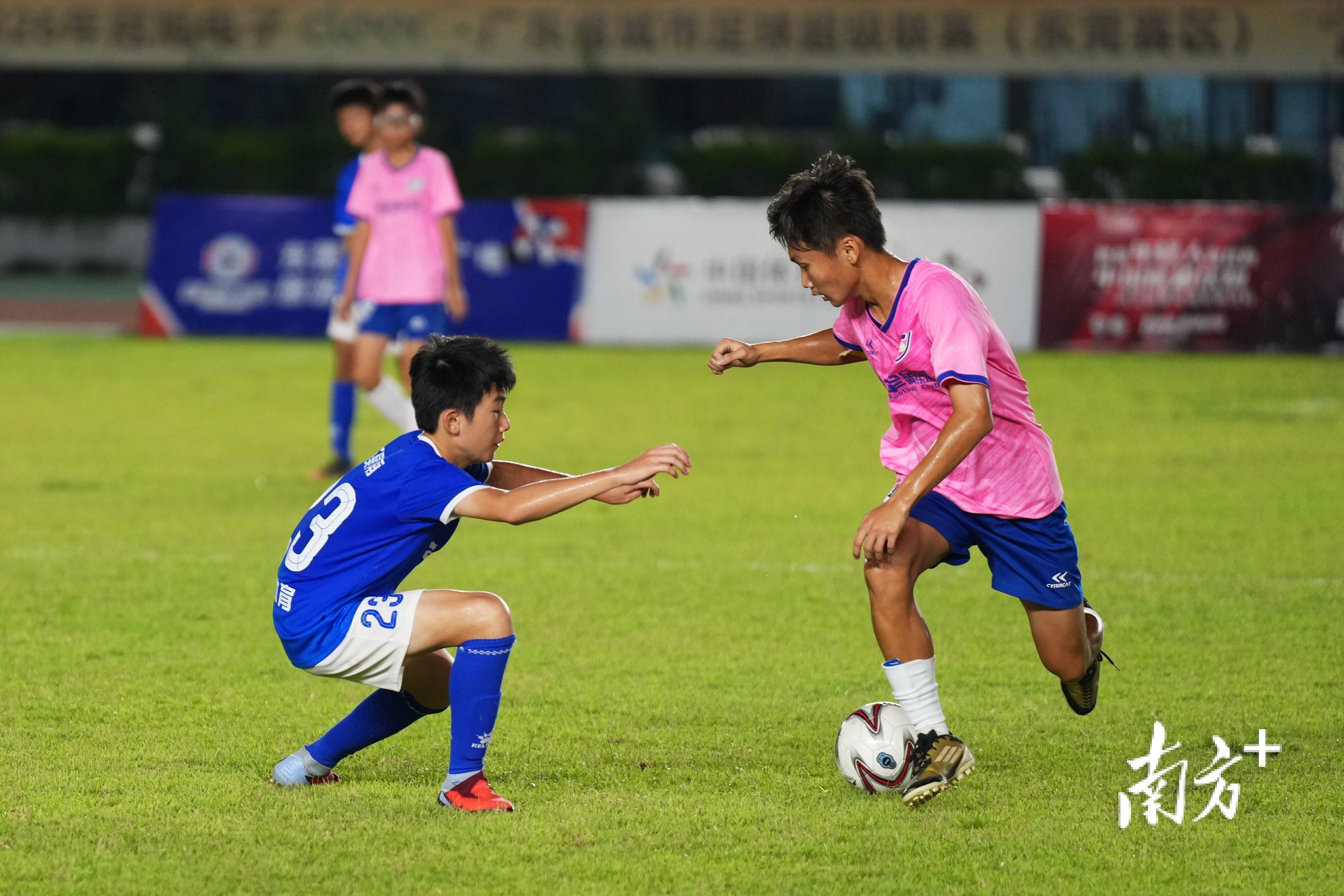 東莞足球小將決出冠軍！小學組驚帆、初中組健大登頂