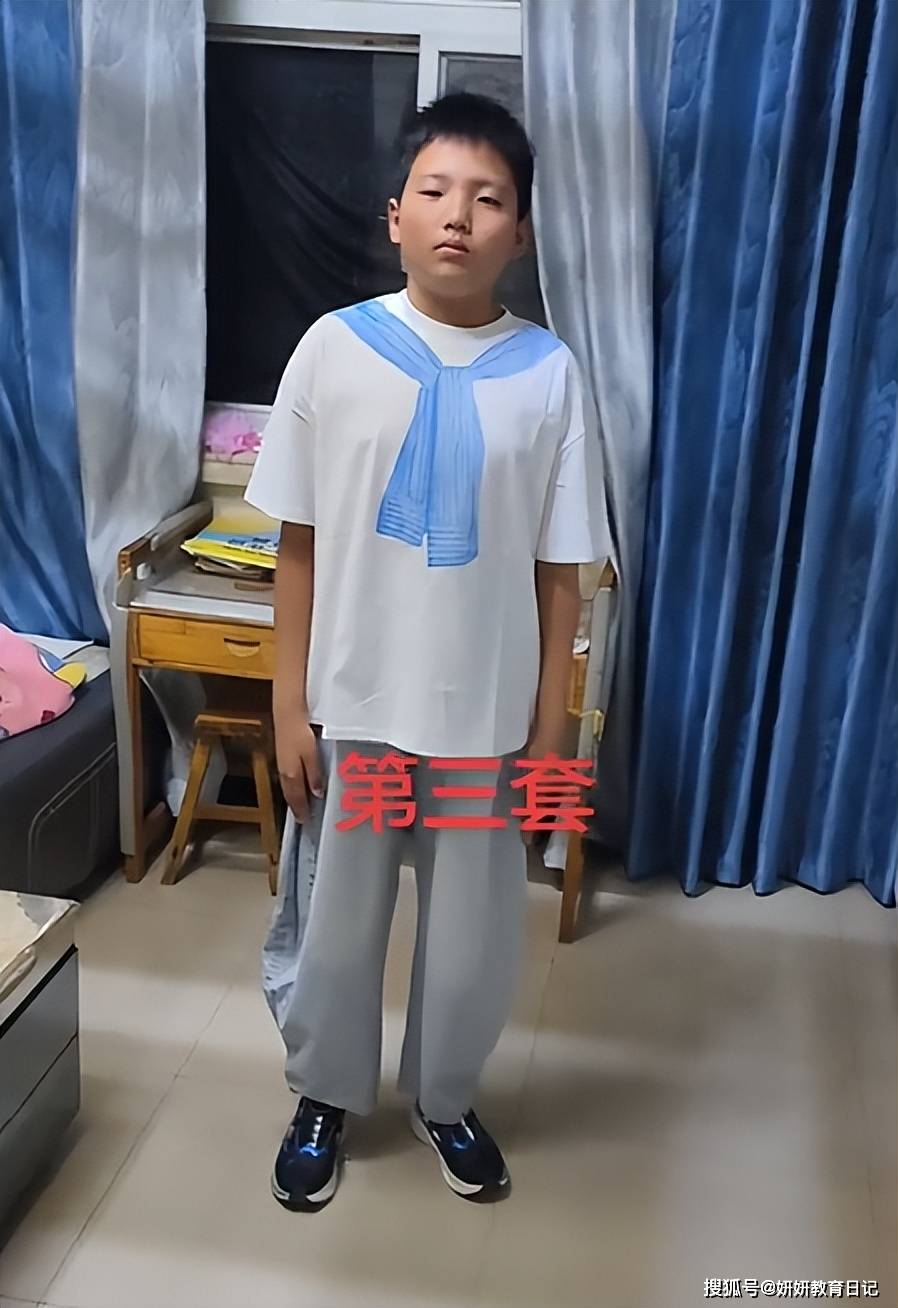 原創“買了一堆什麼玩意兒！”寶媽曬小學男生新衣服，被嘲不如穿校服