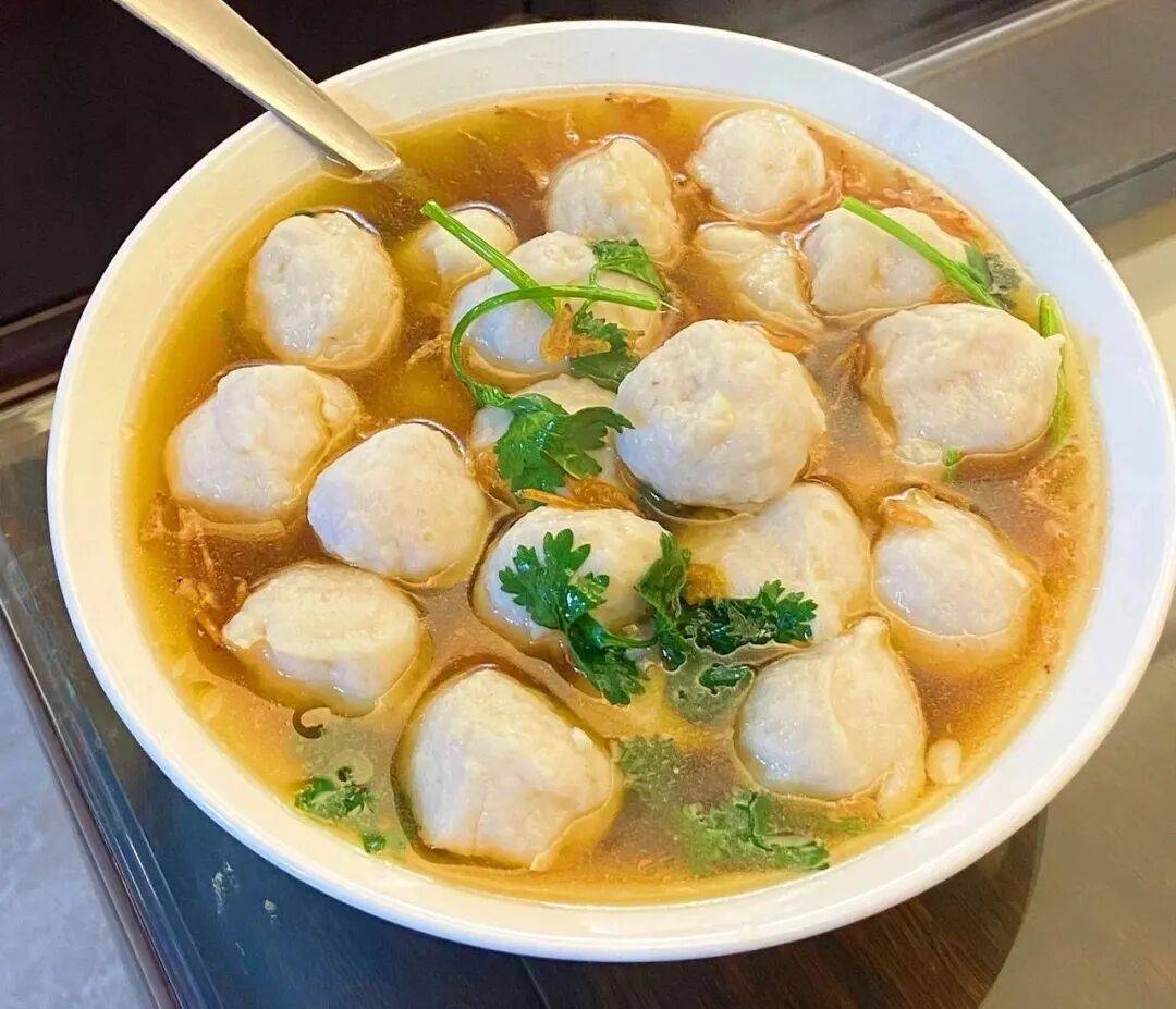 捶打上千次才做成的魚丸！非遺美食，一口下去，鮮嫩可口～