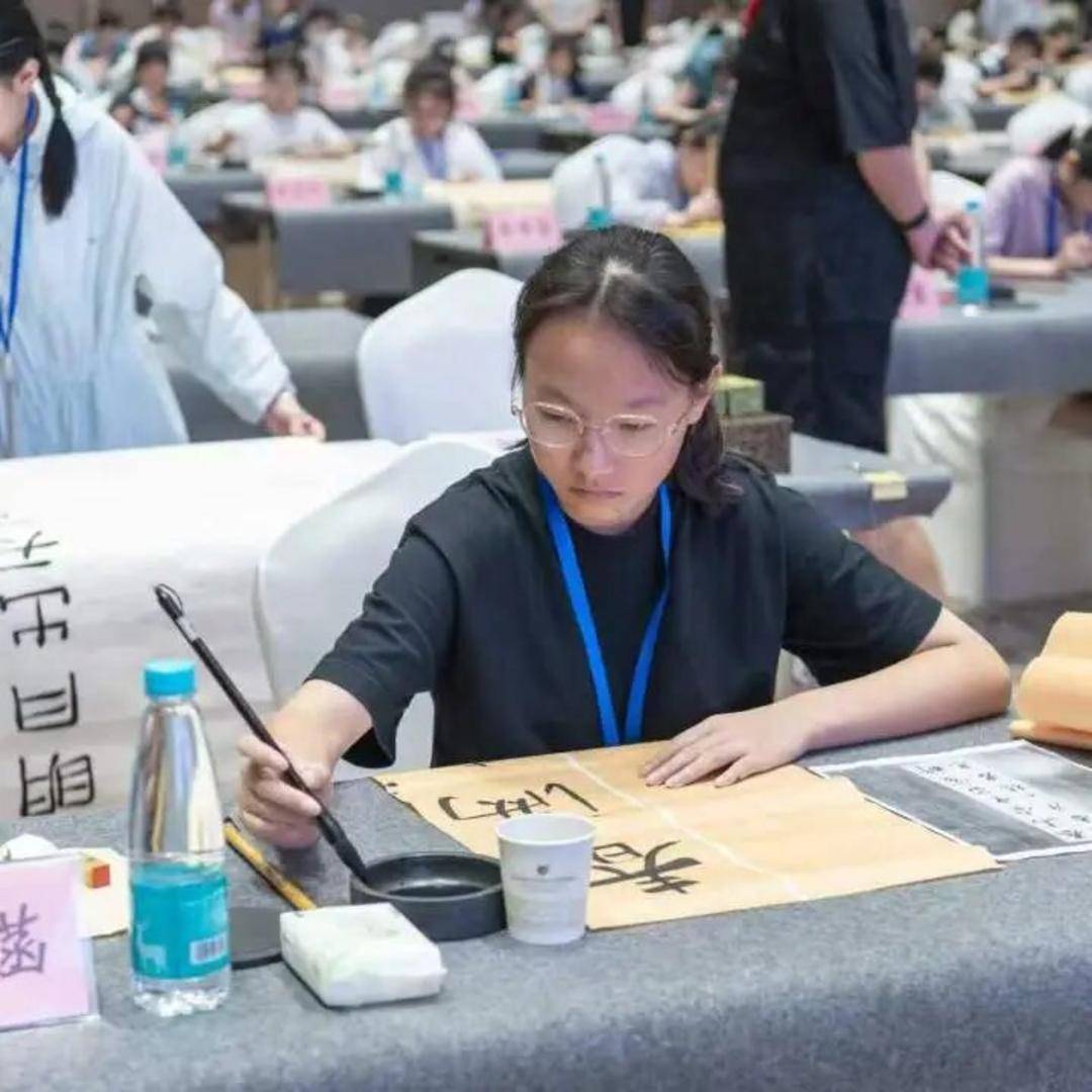 “草房子杯”鹽城青少年書法大賽複賽在大縱湖景區成功舉辦！