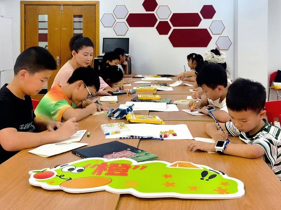楊浦區圖書館親子情緒成長營開營，這個暑假讓孩子“橙”長沒煩惱
