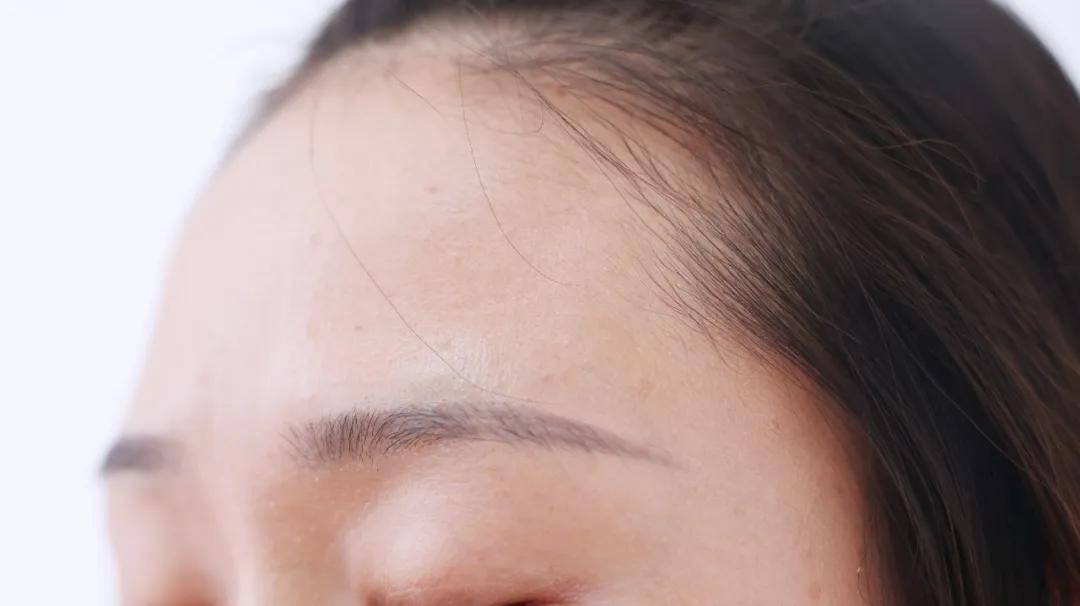 原創女性身上這4處毛髮，越濃密、越健康，但大多數人卻選擇剔除